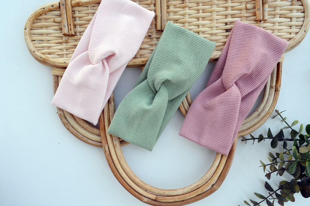 OPASKA PRZEPLATANA prążkowana