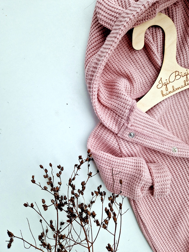 KOMBINEZON SWETERKOWY kolor RÓŻ