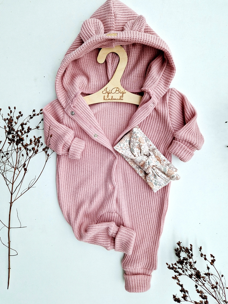 KOMBINEZON SWETERKOWY kolor RÓŻ