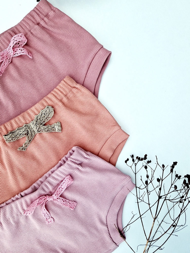 BLOOMERSIKI prążkowane KOLORY z KORONKĄ