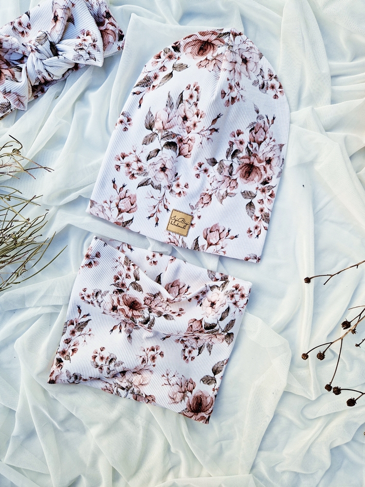 Czapka prążkowana ROSIE CREAM różne fasony