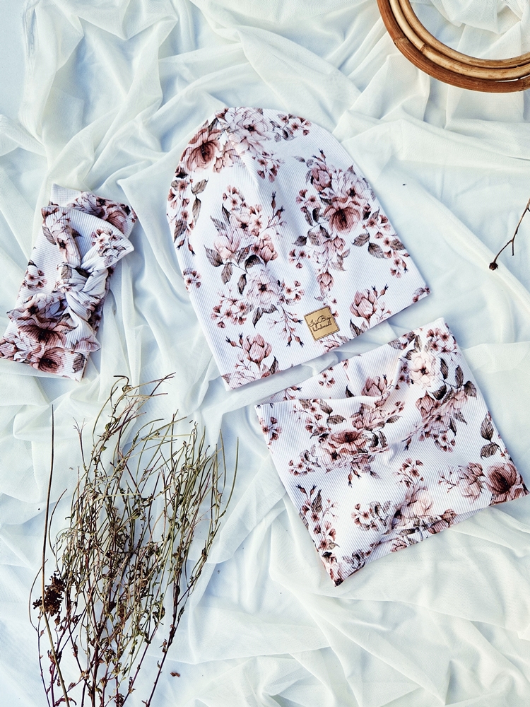 Czapka prążkowana ROSIE CREAM różne fasony