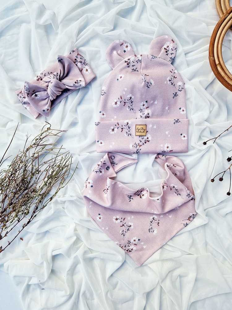 Czapka prążkowana WILD ROSES RÓŻ różne fasony