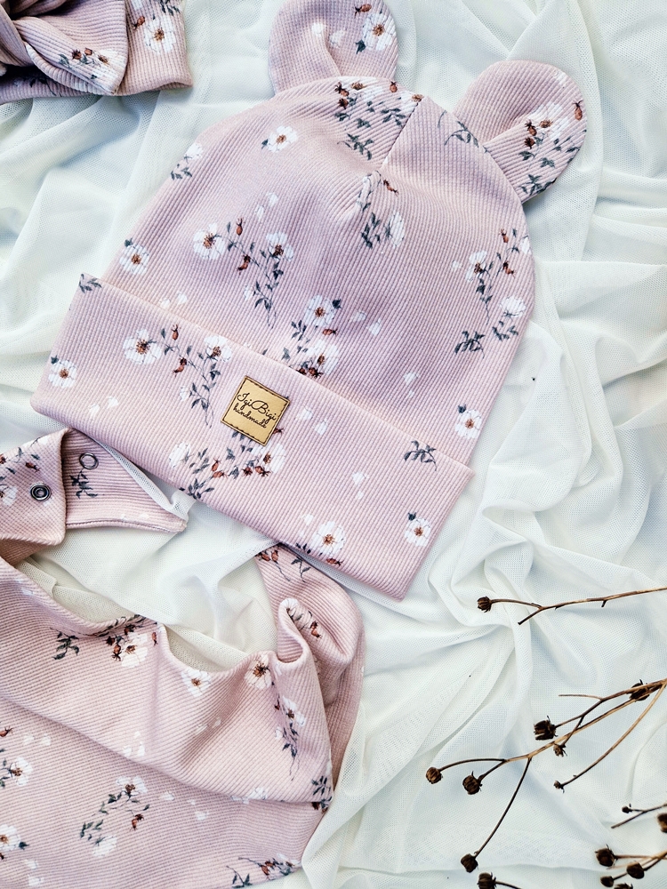 Czapka prążkowana WILD ROSES RÓŻ różne fasony