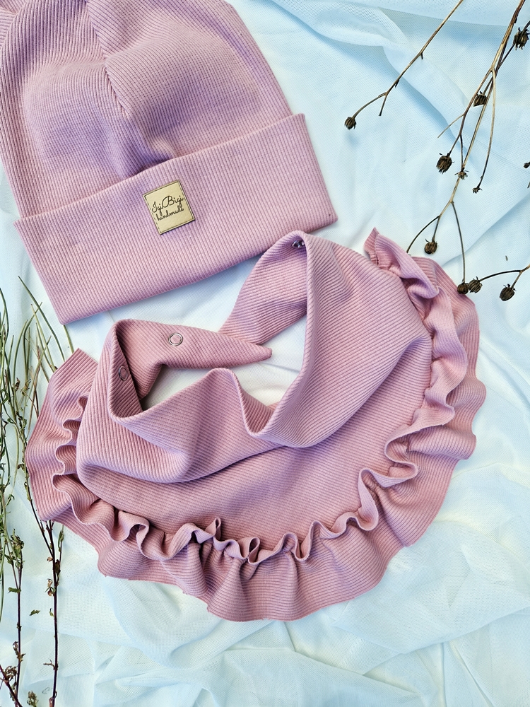 Czapka prążkowana JASNY BRUDNY RÓŻ - różne fasony