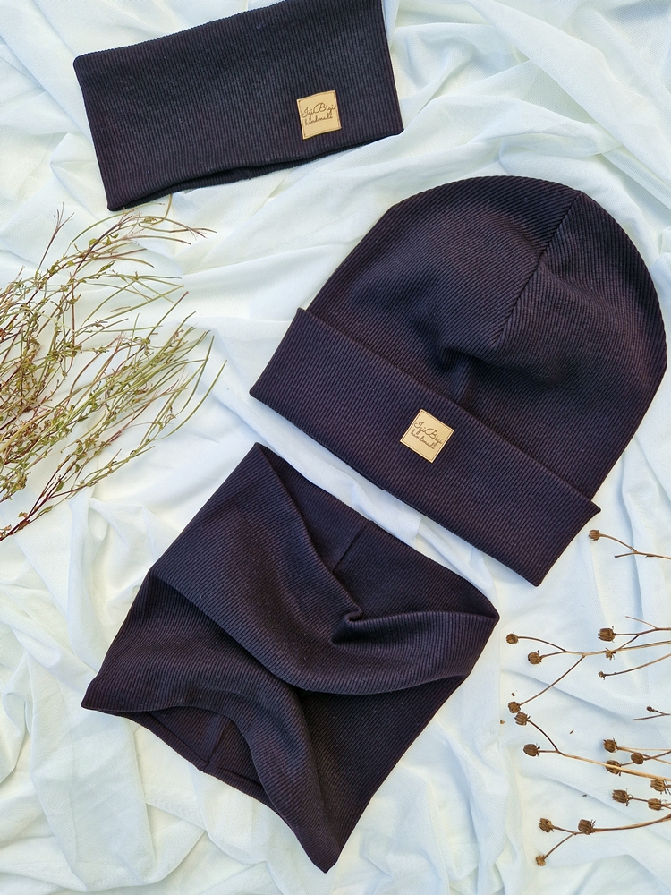 Czapka prążkowana CZARNA -  różne fasony