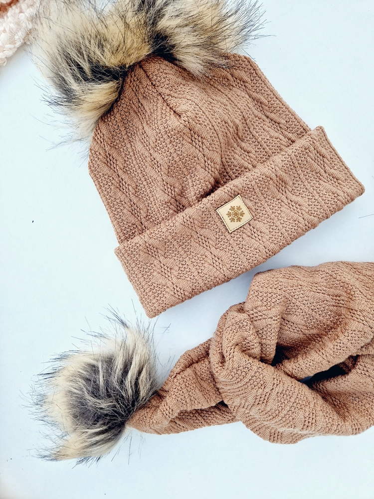 Czapka sweterkowa KARMEL limitowana