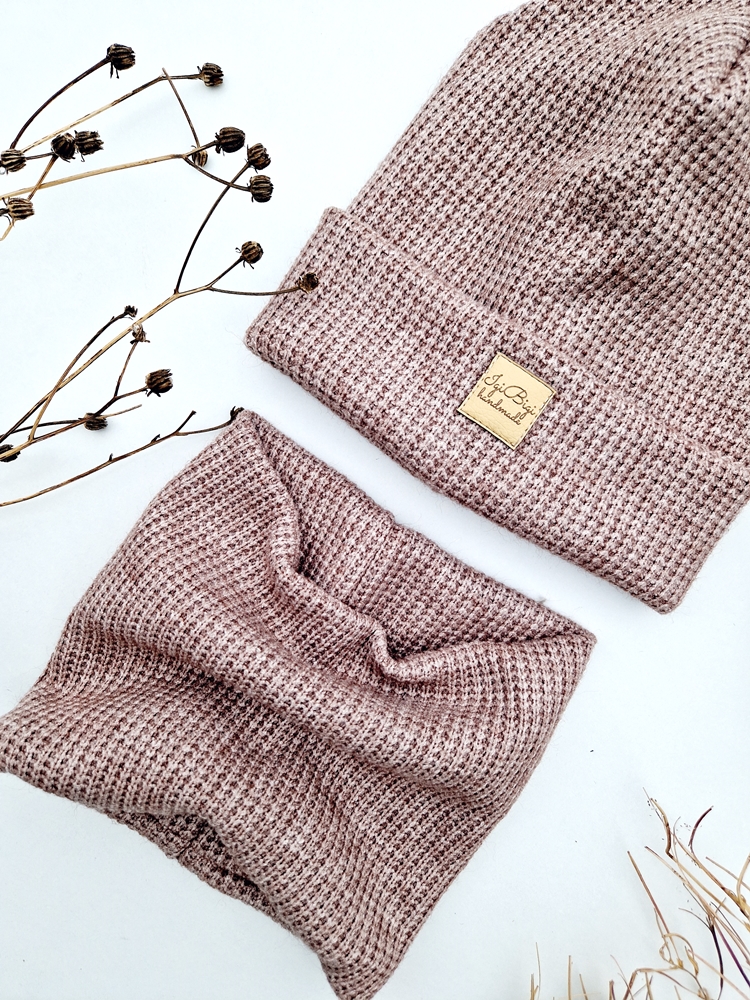 Czapka sweterkowa MLECZNA CZEKOLADKA