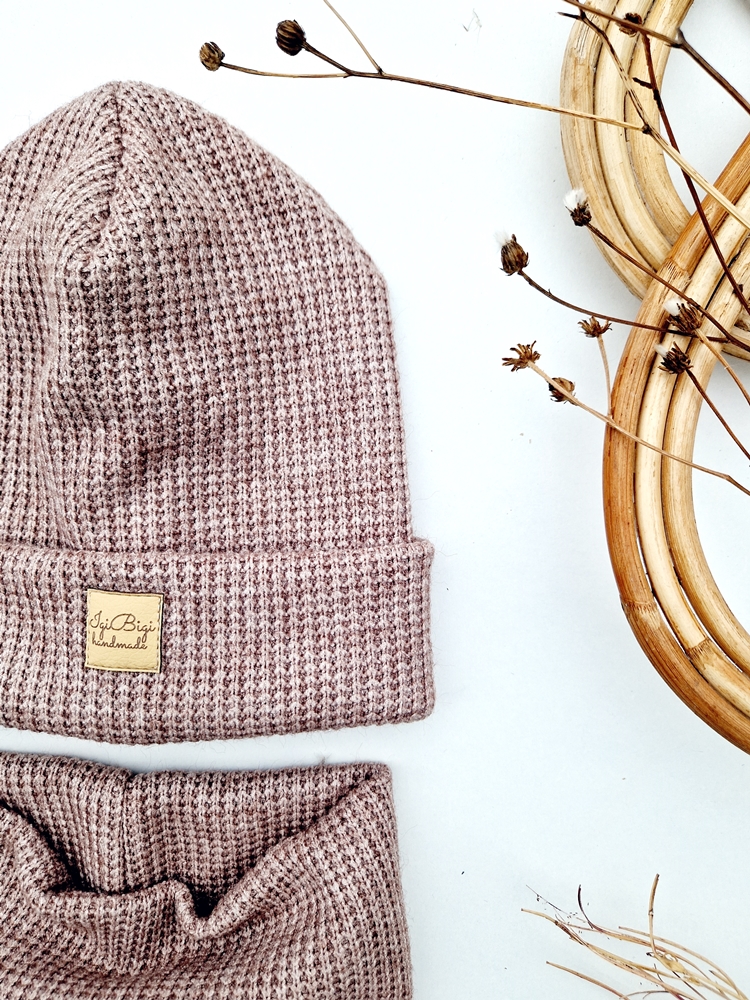 Czapka sweterkowa MLECZNA CZEKOLADKA