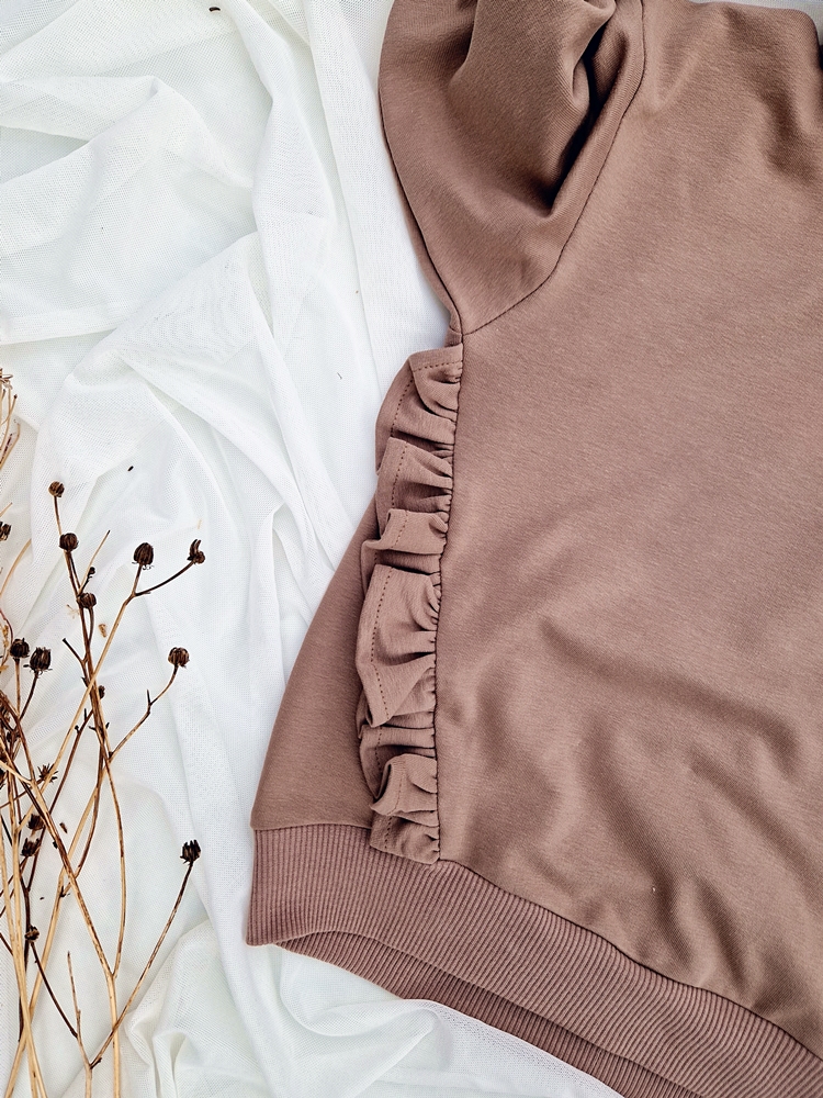 BLUZA BASIC falbanki FLORI z kapturkiem ORZECH