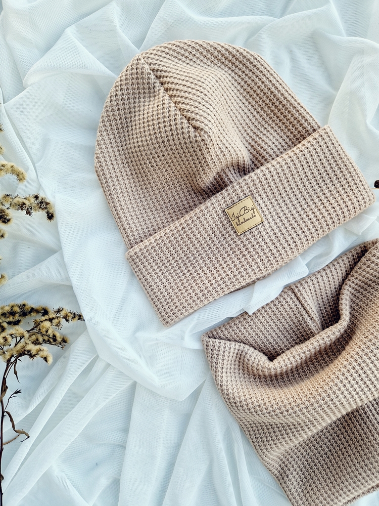 Czapka sweterkowa BEŻ