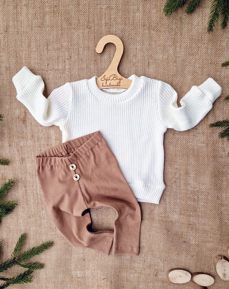 SWETEREK śmietanka +LEGGINSY GUZICZKI orzech/beż