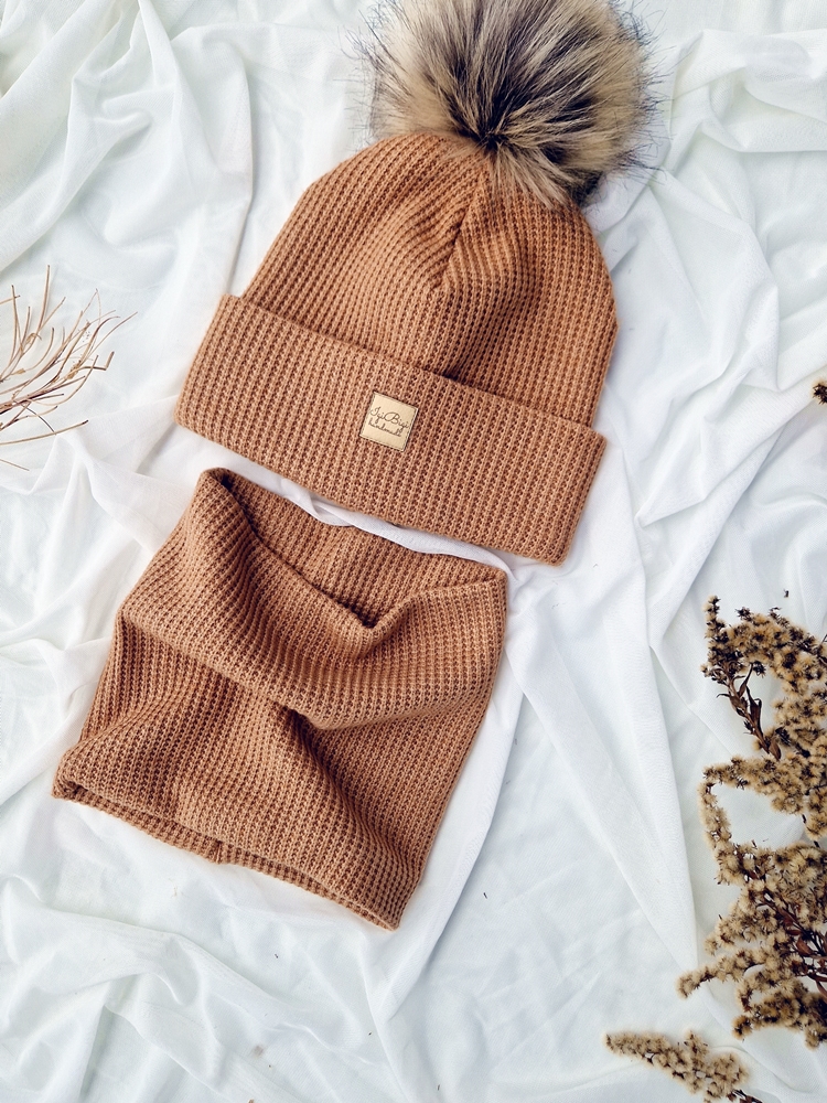 Czapka sweterkowa KARMEL