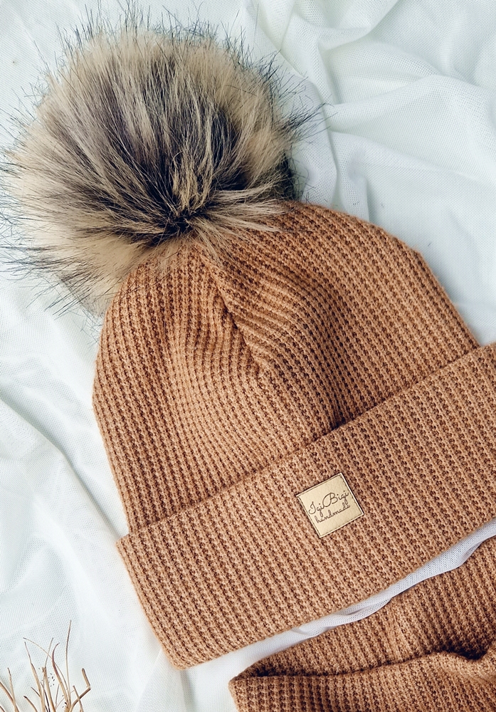 Czapka sweterkowa KARMEL