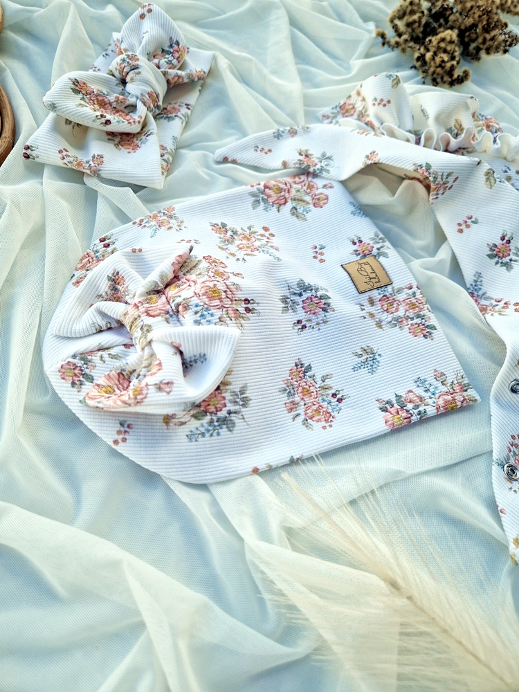 Czapka prążkowana OLD GARDEN WHITE