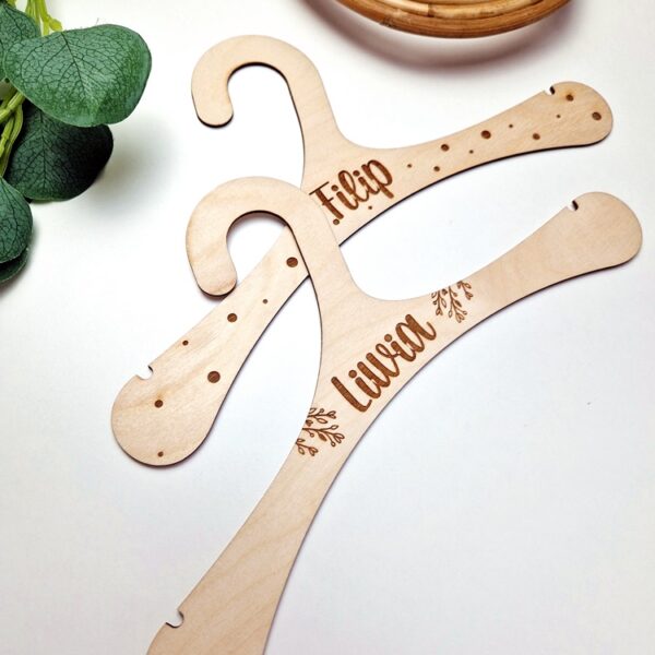 Imienny wieszaczek dziecięcy 2wzory