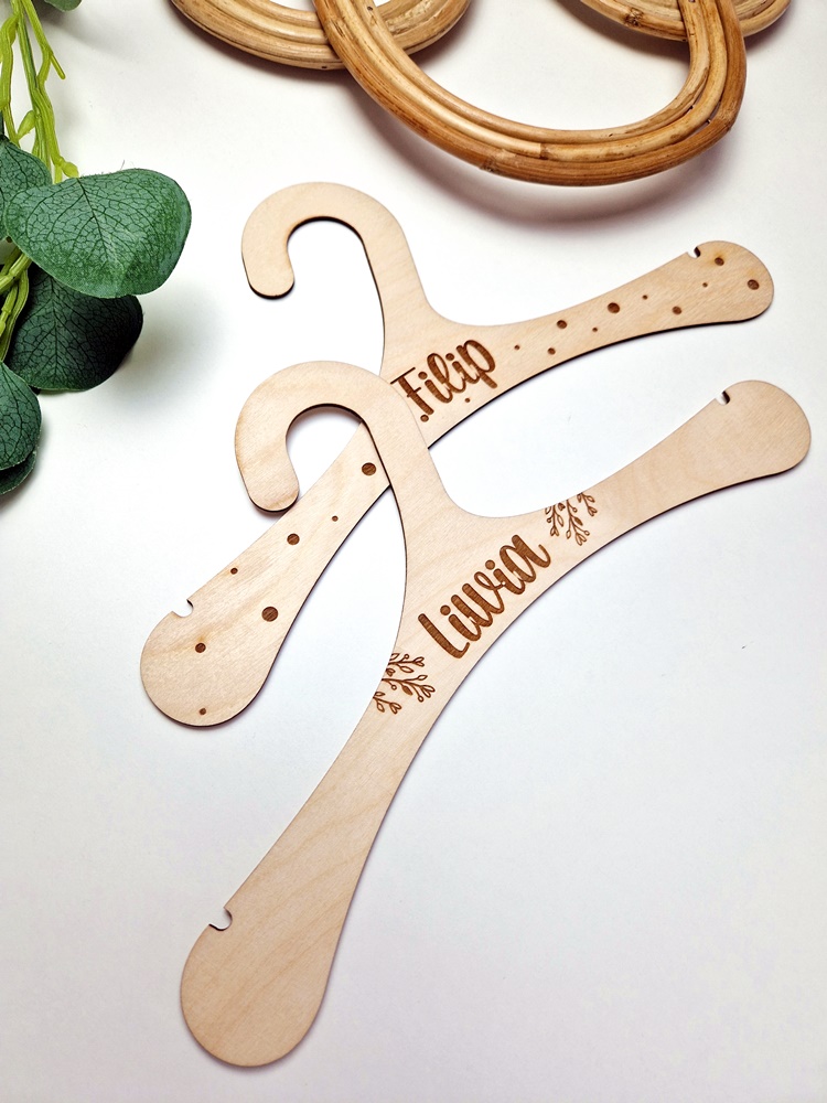 Imienny wieszaczek dziecięcy 2wzory