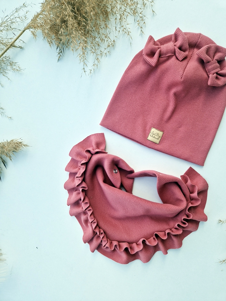 Czapka prążkowana DOUBLE BOWS kolory