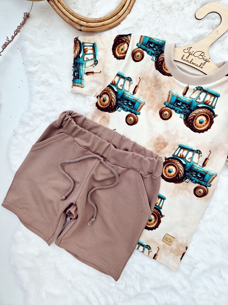 SPODENKI chłopięce KLASYCZNY krój LATTE