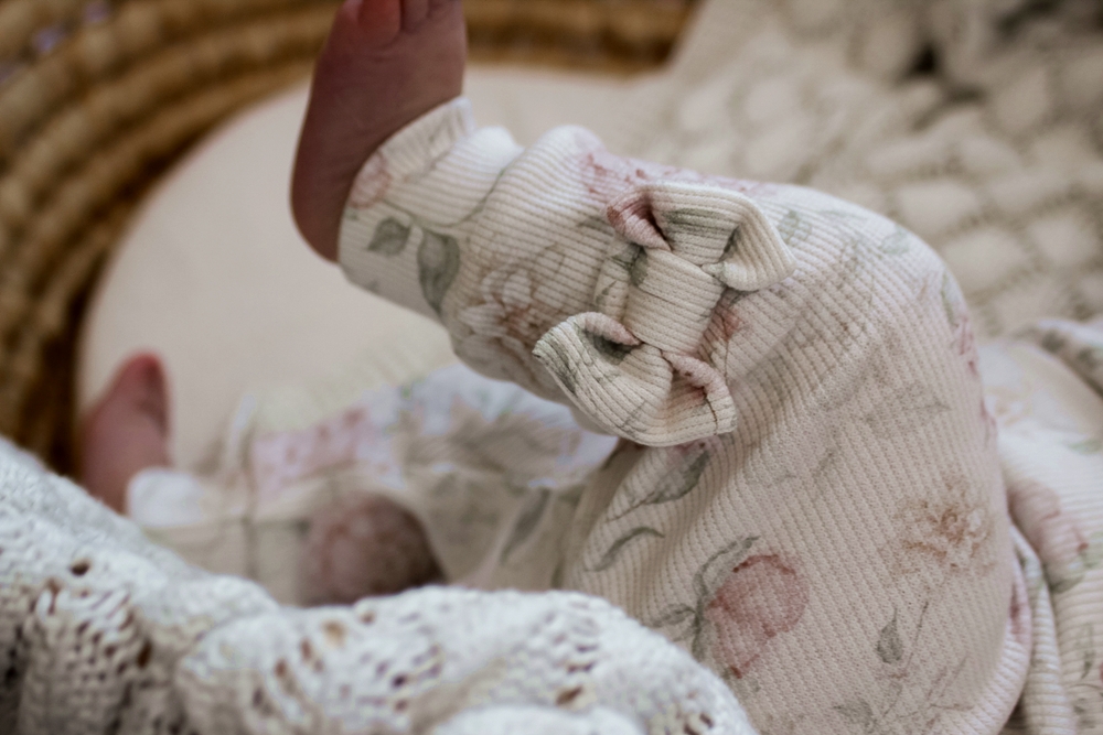 PRĄŻKOWANY KOMPLECIK body/bluzeczka + LEGGINSY z kokardkami ROMANTIC