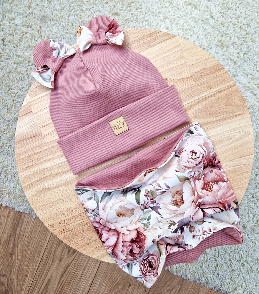 Czapka prążkowana DOUBLE BOWS peonie uszatka