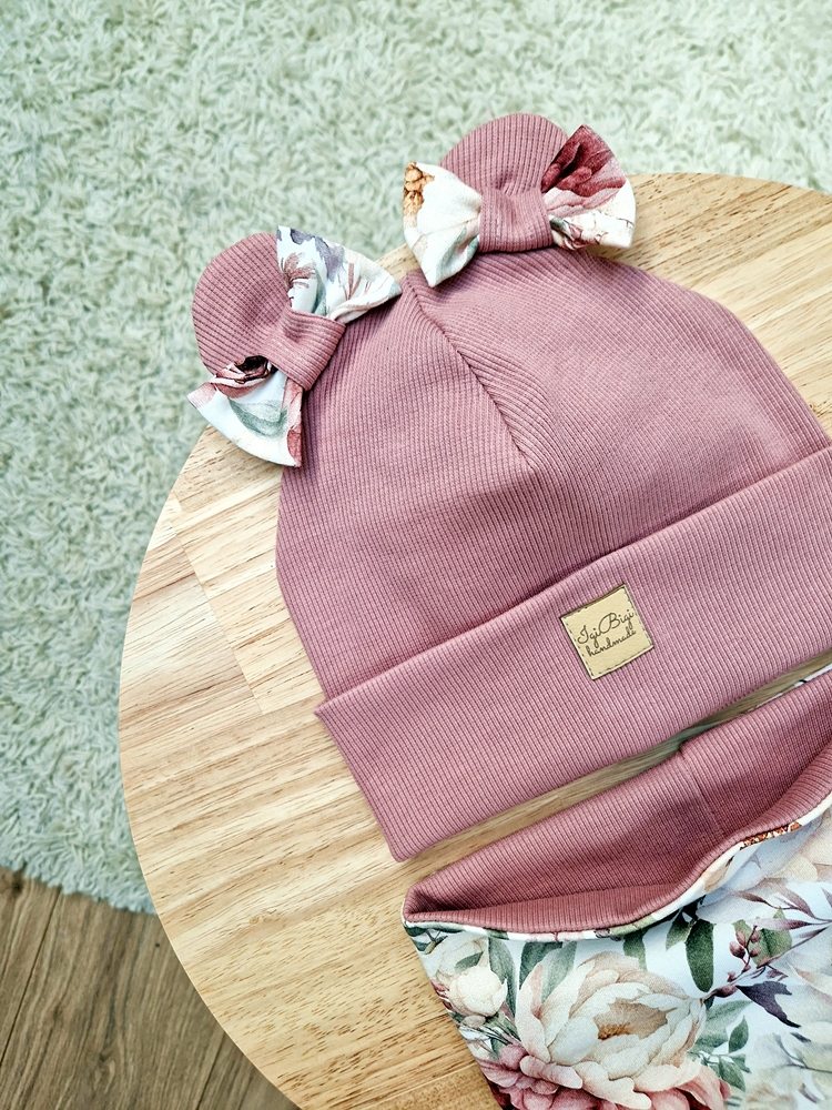 Czapka prążkowana DOUBLE BOWS peonie uszatka