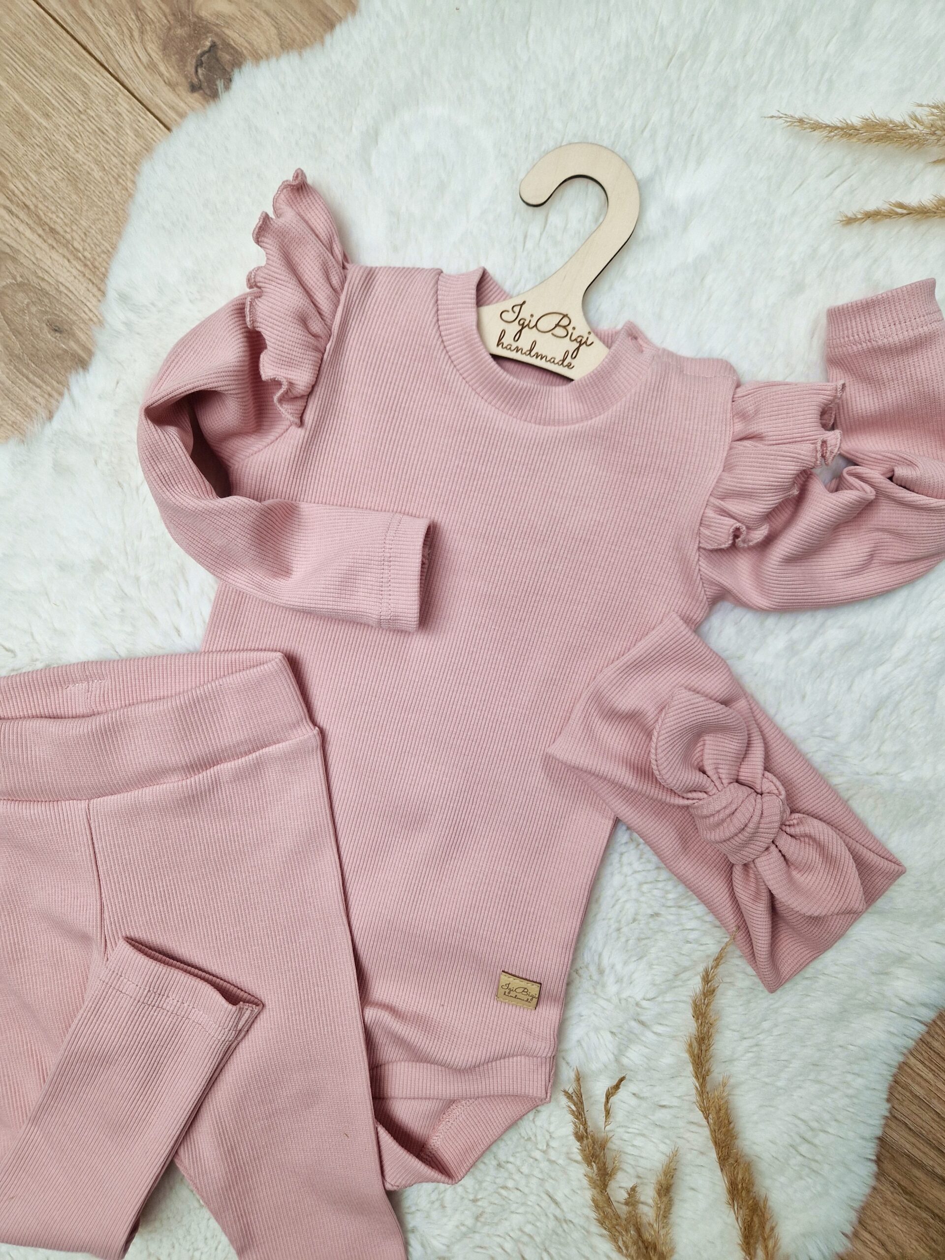 Body+legginsy prążkowane BEŻOWY RÓŻ