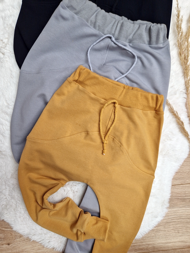 Spodnie chłopięce LOW musztarda