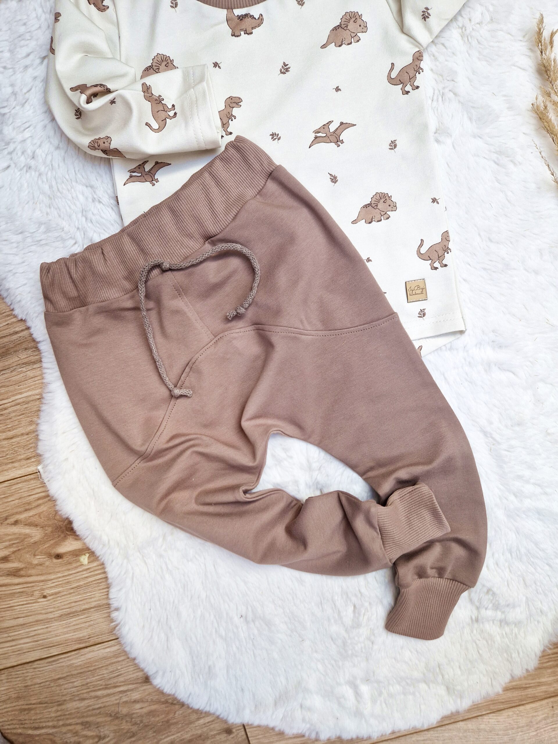 Spodnie chłopięce LOW kolory