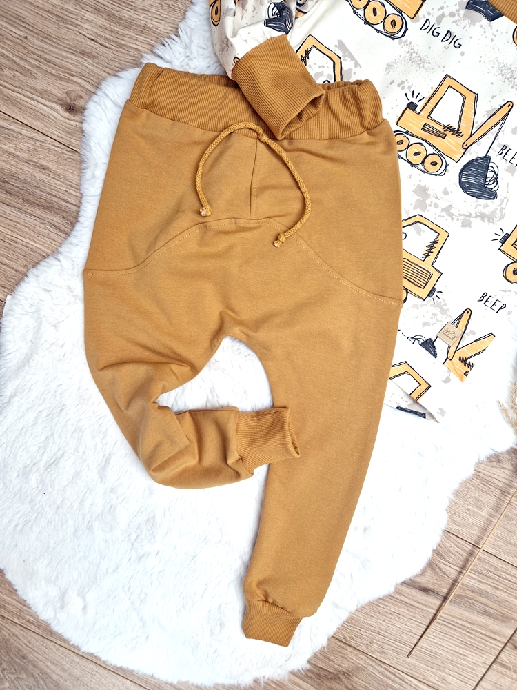 Spodnie chłopięce LOW musztarda