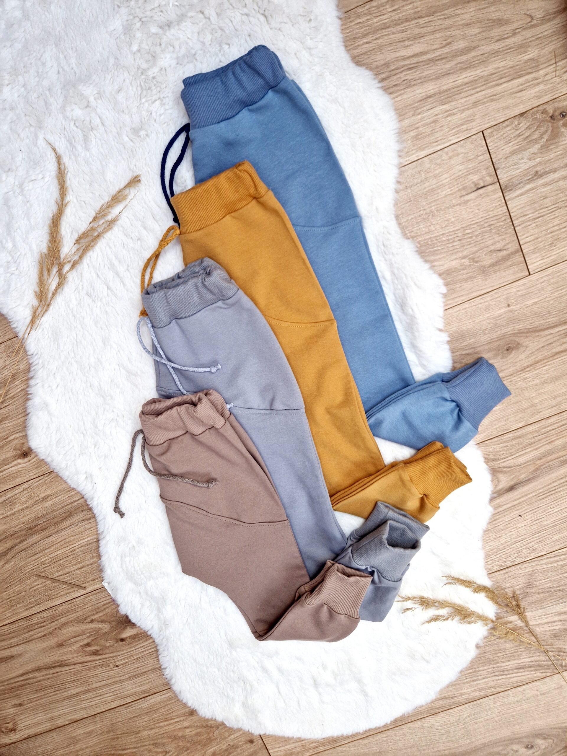 Spodnie chłopięce LOW latte