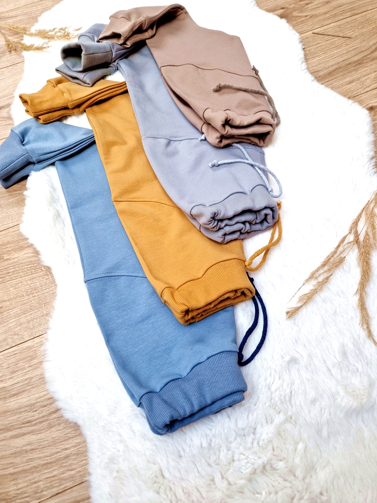 Spodnie chłopięce LOW latte