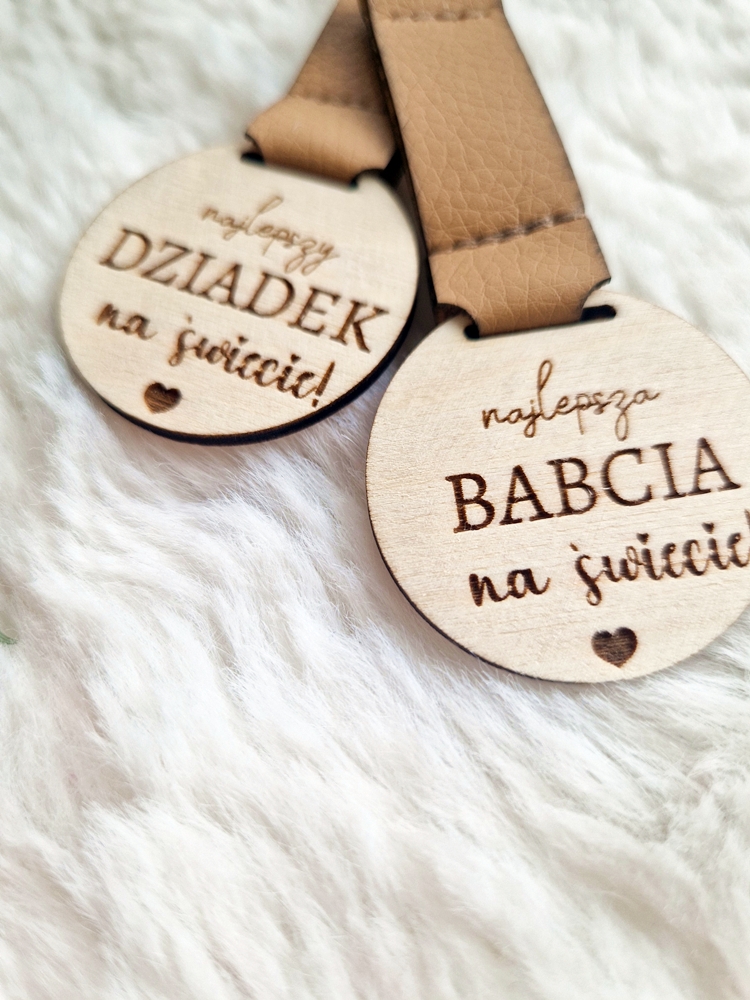 BRELOCZEK najlepszy BABCIA/DZIADEK/PRADZIADEK