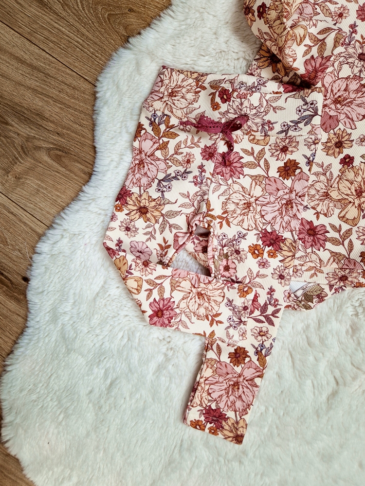 Body+legginsy prążkowane RETRO FLOW