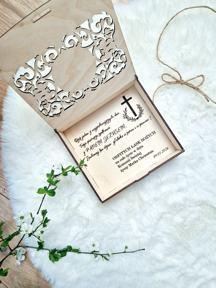 Pudełko PAMIĄTKA KOMUNIJNA dedykacja